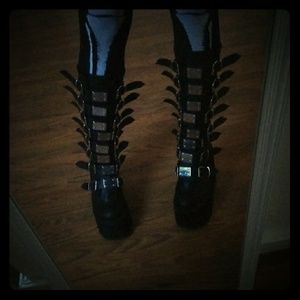 Demonia Trinity platform boots size 9